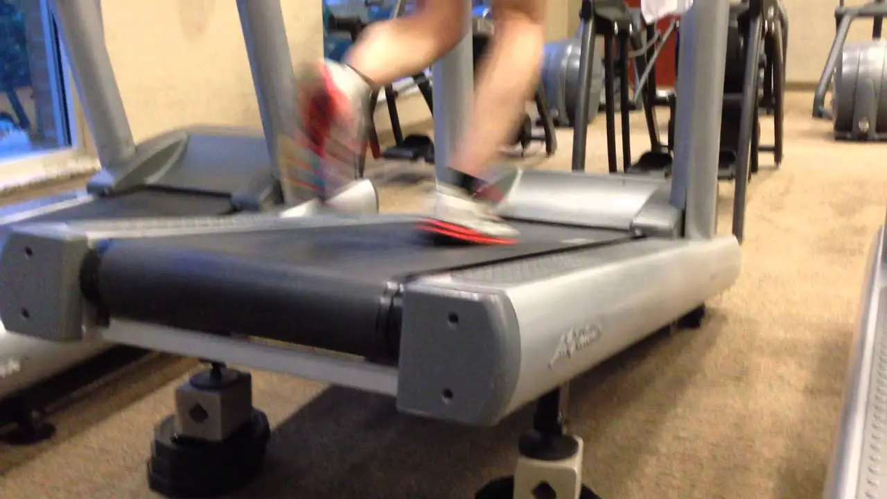 Treadmill With Downhill Grooming Wise