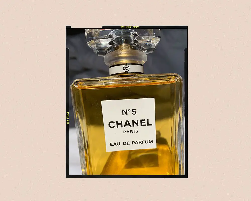 what-does-chanel-no-5-smell-like-unveiling-the-essence-of-an-iconic